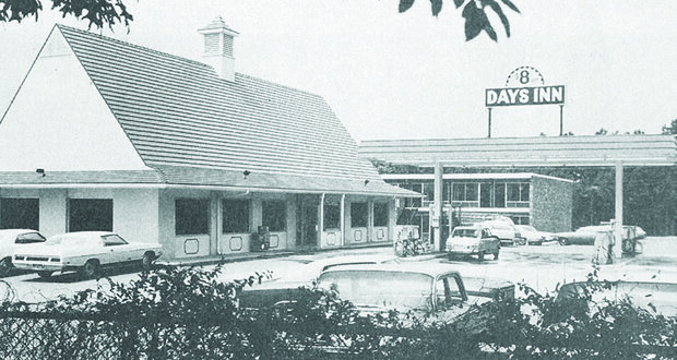 La cadena más grande de hoteles económicos, Days Inn, fue fundada por Cecil B. Day, quien abrió seis moteles austeros.