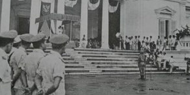Berlakunya kembali UUD 1945/ Dekrit Presiden 1959