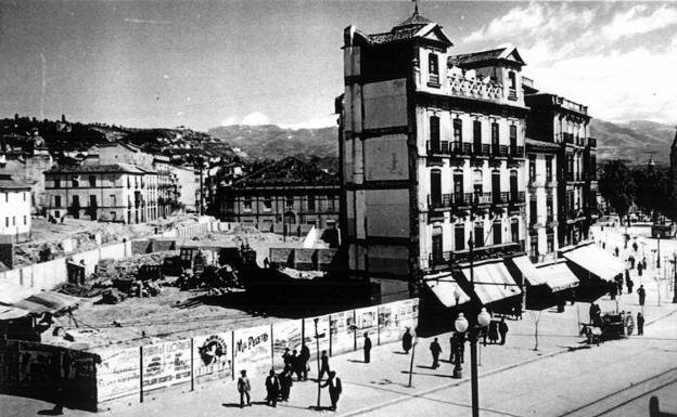 Se inauguró la construcción de la Casa de Correos y Telégrafos.