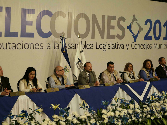 Reportan falla en el script, votos para diputados en El Salvador.