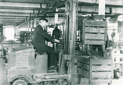 montacargas impulsor de el manejo de mercancias