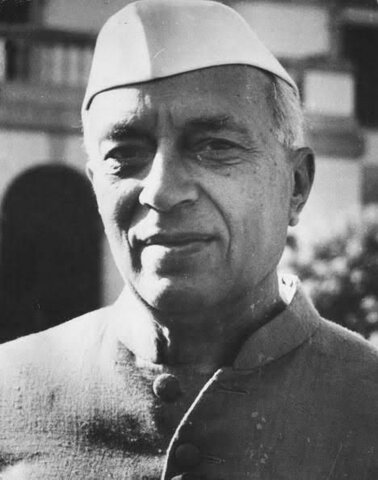 Nehru, Primer Ministro hindú
