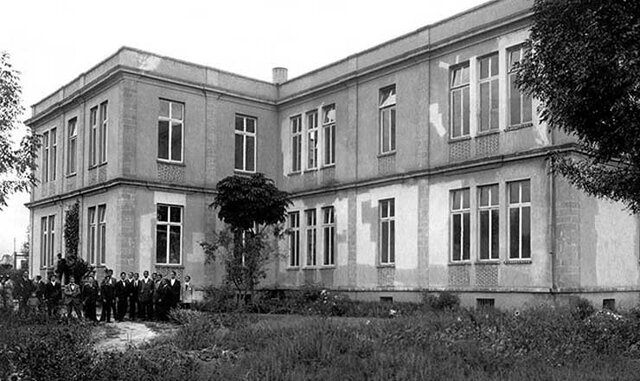 1st Chemistry school