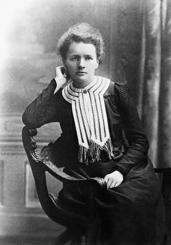 Marie Curie: (1898)