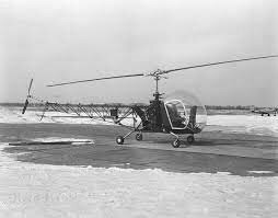 Primer helicóptero de uso civil