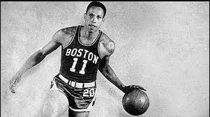 El primer jugo de baloncesto con una persona de color