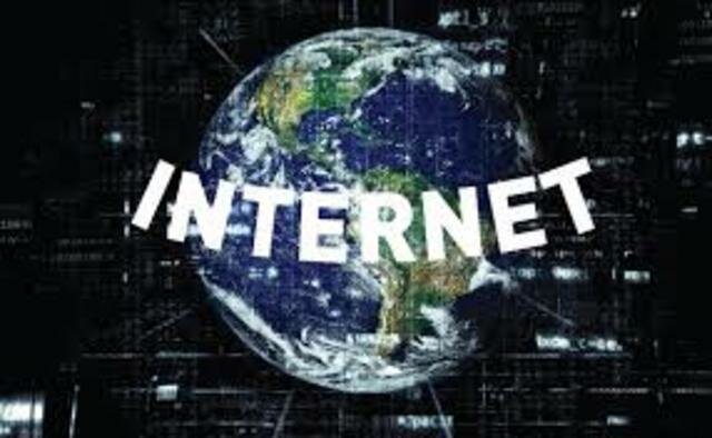 Se usa por primera vez la palabra internet