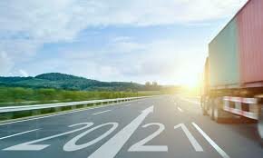 La Cadena de suministro incluye todas las actividades de gestión y logística y por ello está presente en cada fase del proceso. Permite una gestión efectiva, la cadena de suministro abastece y regula las operaciones de fabricación, distribución.