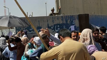 Al menos 12 militares estadounidenses entre las víctimas del atentado en Kabul