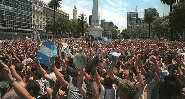 2001 Derrumbe Social y Económico