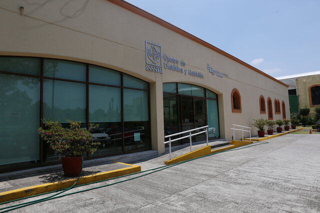 Escuela de dietética y nutrición.