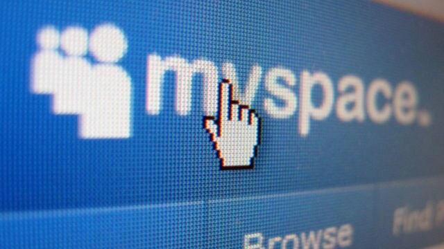 12 de agosto de 2003 MYSPACE