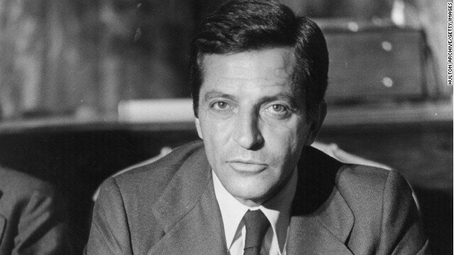 Adolfo Suárez elegido presidente del gobierno.