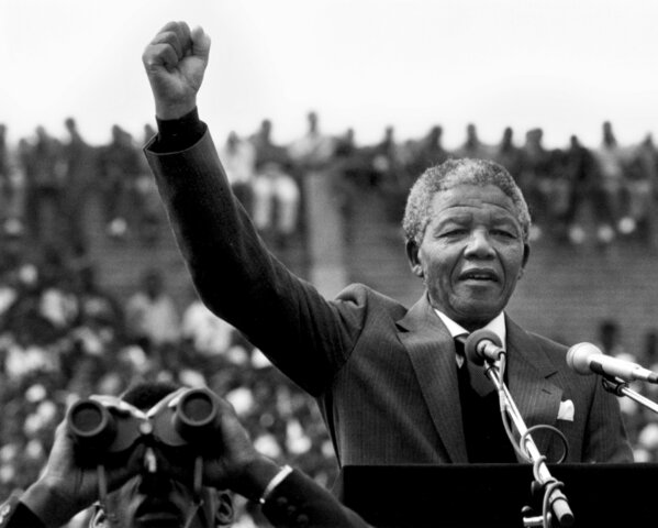 Nelson Mandela - Tras las rejas