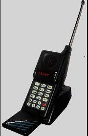 Año 1992:  el primer móvil digital portátil.