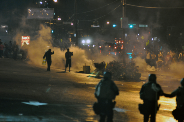 Desórdenes en Ferguson y Protestas pacíficas y violentas en EEUU