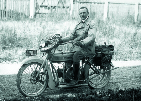 Nace la primer moto BMW.