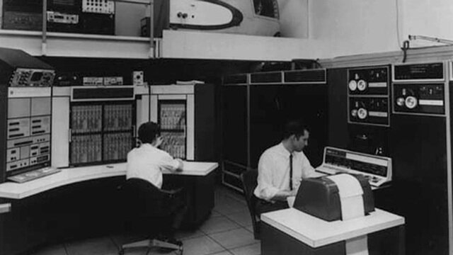 se presenta uno de los primeros antecedentes del internet