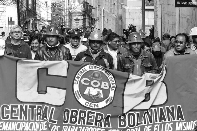 Se crea la Central Obrera Boliviana (COB)