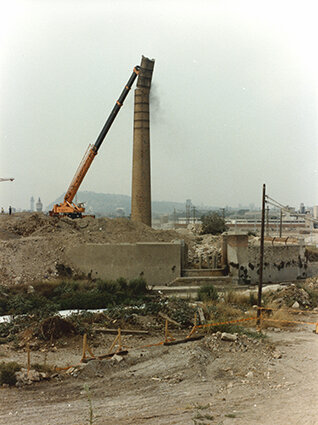 Enderroc a Poblenou 1988. Martí Llorens."Capvespre de La Manchester catalana"