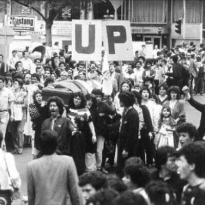 Timeline: COLOMBIA VIVE 25 AÑOS DE RESISTENCIA