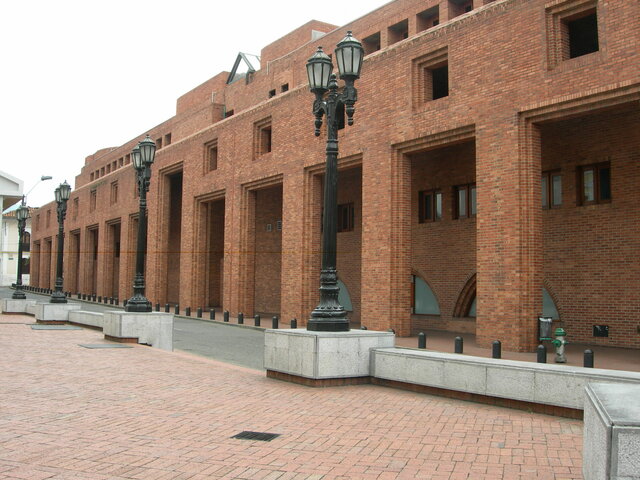 Creación de la Fundación FES, en Cali, Colombia