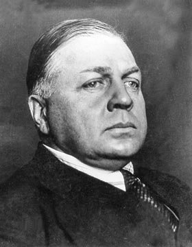 Enrique Mosconi nombrado director de YPF