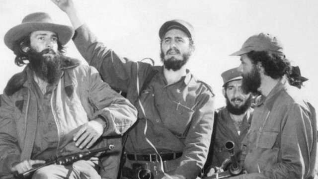 Castro viajo a México donde organizo una pequeña guerrilla