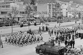 La CIA es autorizada a dar asistencia y entrenamiento militar a la Contra