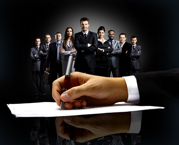 Se generan diferentes investigaciones en dónde se definen 6 campos de Intervención en Psicología Organizacional.