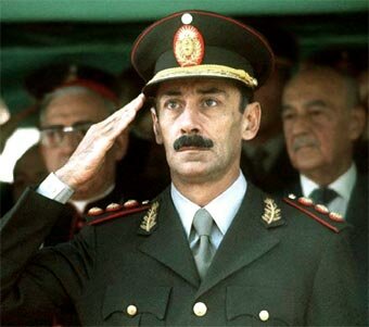 El general  Jorge  Rafael  Videla encabezó  un  golpe  de  Estado