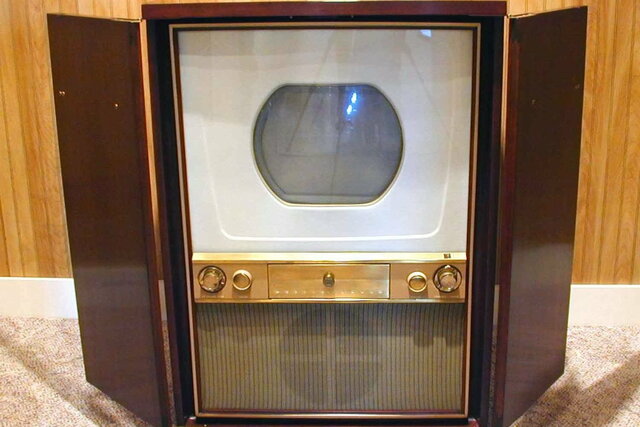 Televisión: Fabricación del primer televisor a color