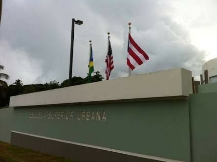 Se suprime la escuela campesina por la escuela superior urbana.