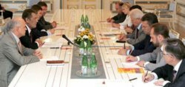 Універса́л націона́льної є́дності