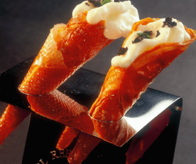 Decoración con cornetes.