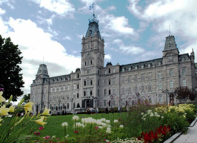 Adoption de la Charte des droits et libertés de la personne à l'Assemblée nationale