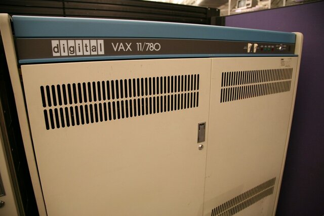VAX-11/780, TRS80 y PET