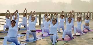 YOGA. (1980). Maharishi Mahest la popularizó.