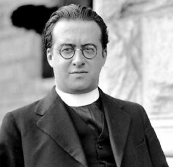 Georges Lemaître.
