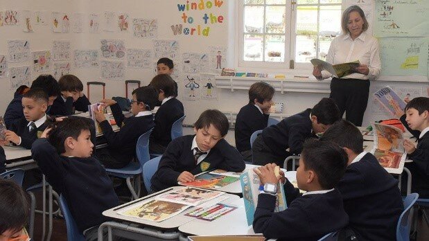 Se sanciona la ley de educación N° 1420 en Colombia