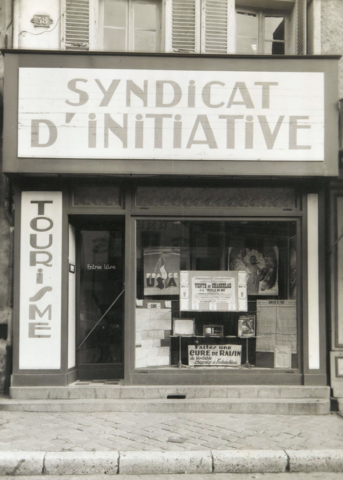 Les premiers syndicats sont autorisés en France