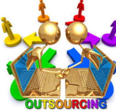 Se caracterizó por la implementación del outsourcing