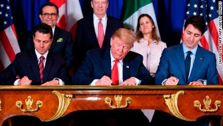 FIRMA DEL NUEVO TRATADO COMERCIAL ENTRE ESTADOS UNIDOS, MEXICO Y CANADA