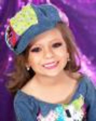 Apartment building fire kills a four year old girl