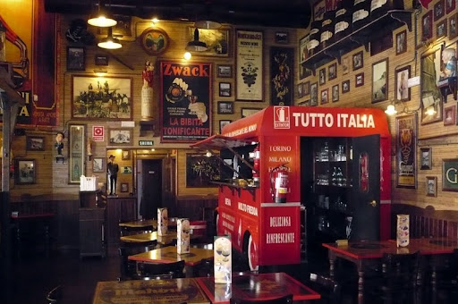 Howard Schultz viaja a Italia