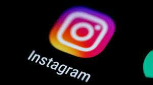 2010: Instagram Launches