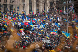 Surgen movimientos Euromaidan y "la Salida"