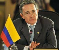 Álvaro Uribe Asume La Presidencia