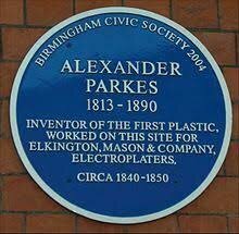 Alexander Parkes muestra el plástico celuloide