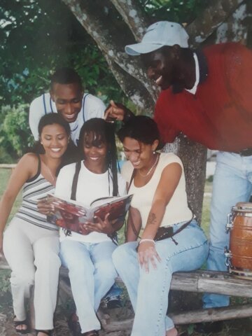 Treinta y tres Jovenes Afromentenses son becados